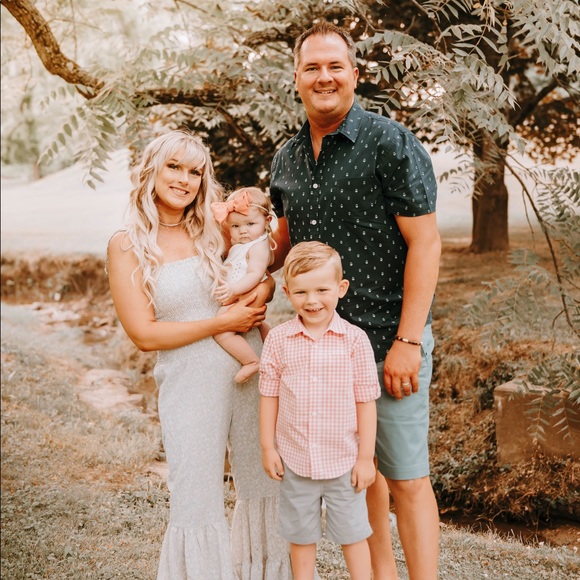 Meet your Posher, Lisa - Picture 1 of 1